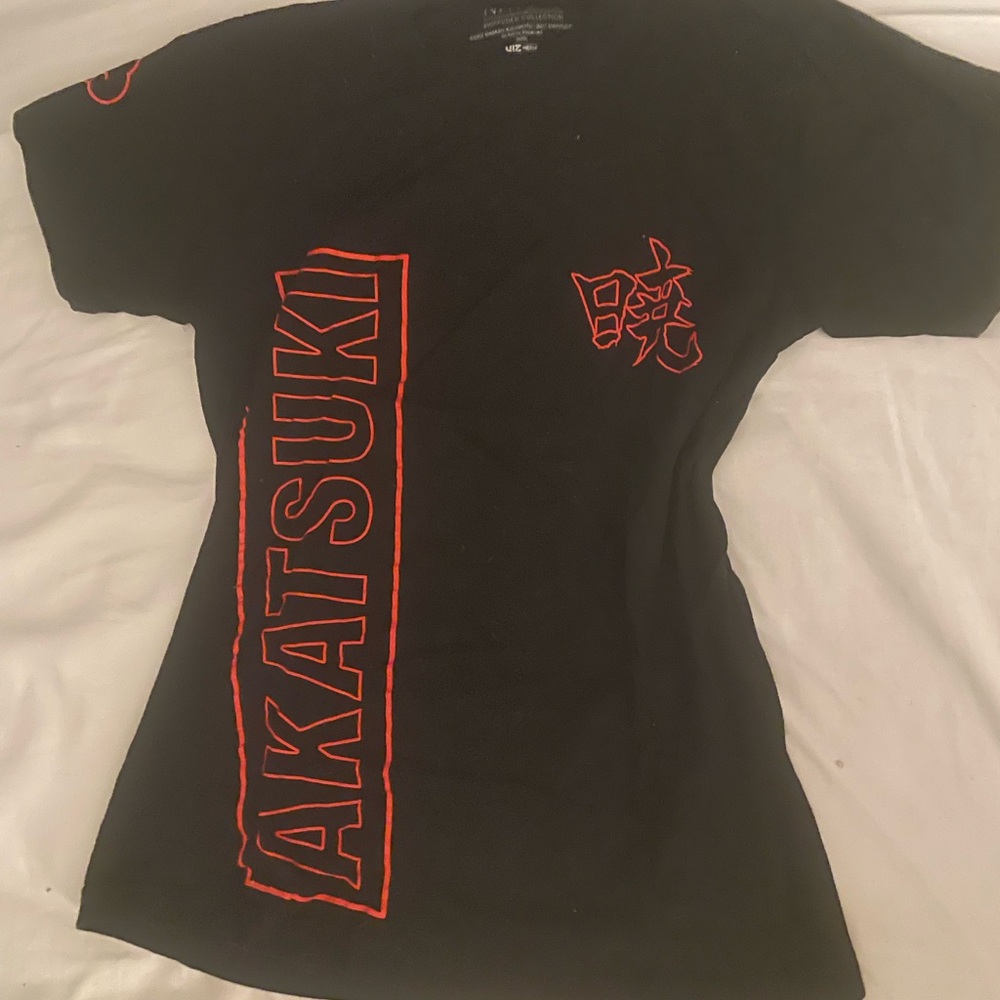 Hot Topic Black T-Shirt with Red Akatsuki Design